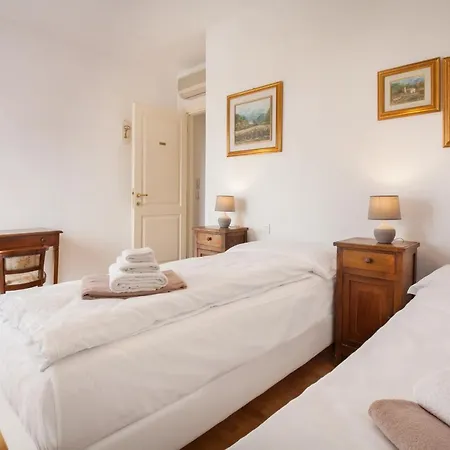 Regina Gardesana With Pool Apartment *