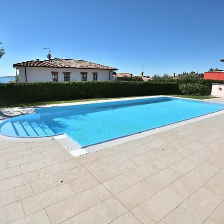 Apartment Regina Gardesana With Pool *