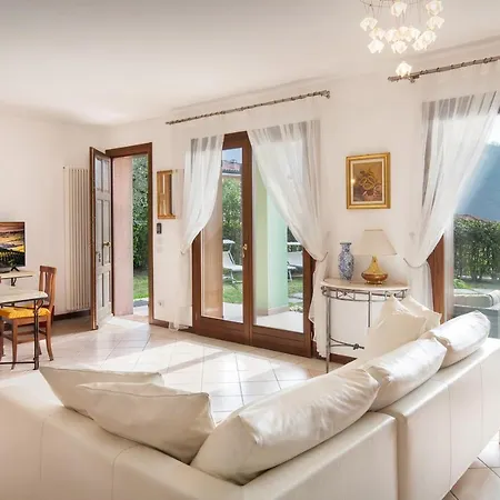 Apartment Regina Gardesana With Pool *