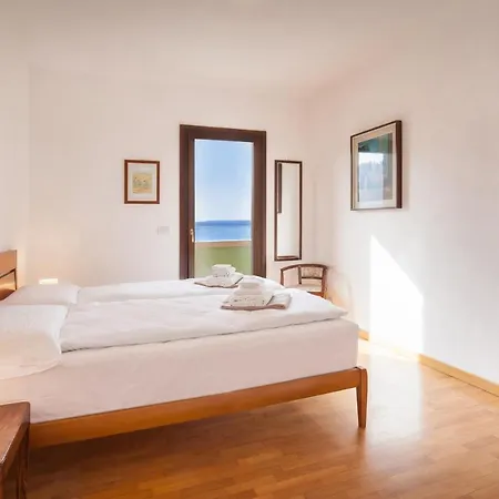 Apartment Regina Gardesana With Pool Garda (Verona)